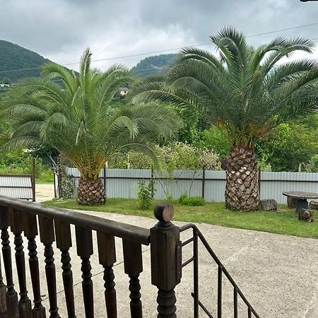 New Athos Guesthouse On Topchan 17 المظهر الخارجي الصورة