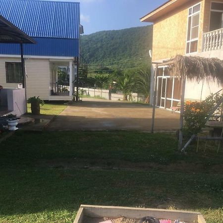 New Athos Guesthouse On Topchan 17 المظهر الخارجي الصورة