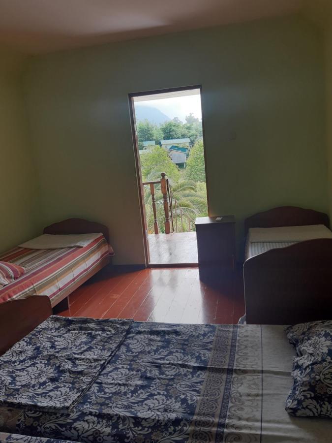 New Athos Guesthouse On Topchan 17 المظهر الخارجي الصورة