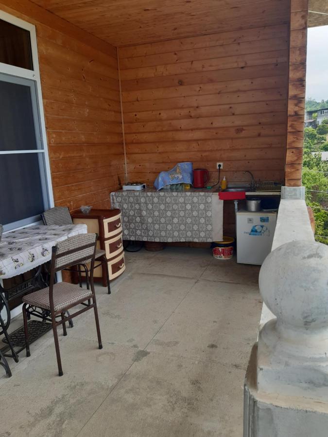 New Athos Guesthouse On Topchan 17 المظهر الخارجي الصورة